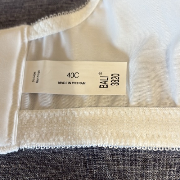 NWT Bali Women’s Size 40C Cool Comfort Fabric Bra - Picture 6 of 7